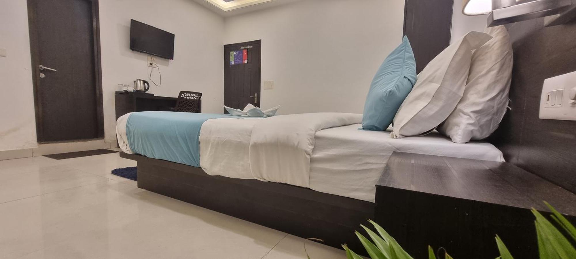 Hotel Rising Hills By Around Stays Rishīkesh 外观 照片
