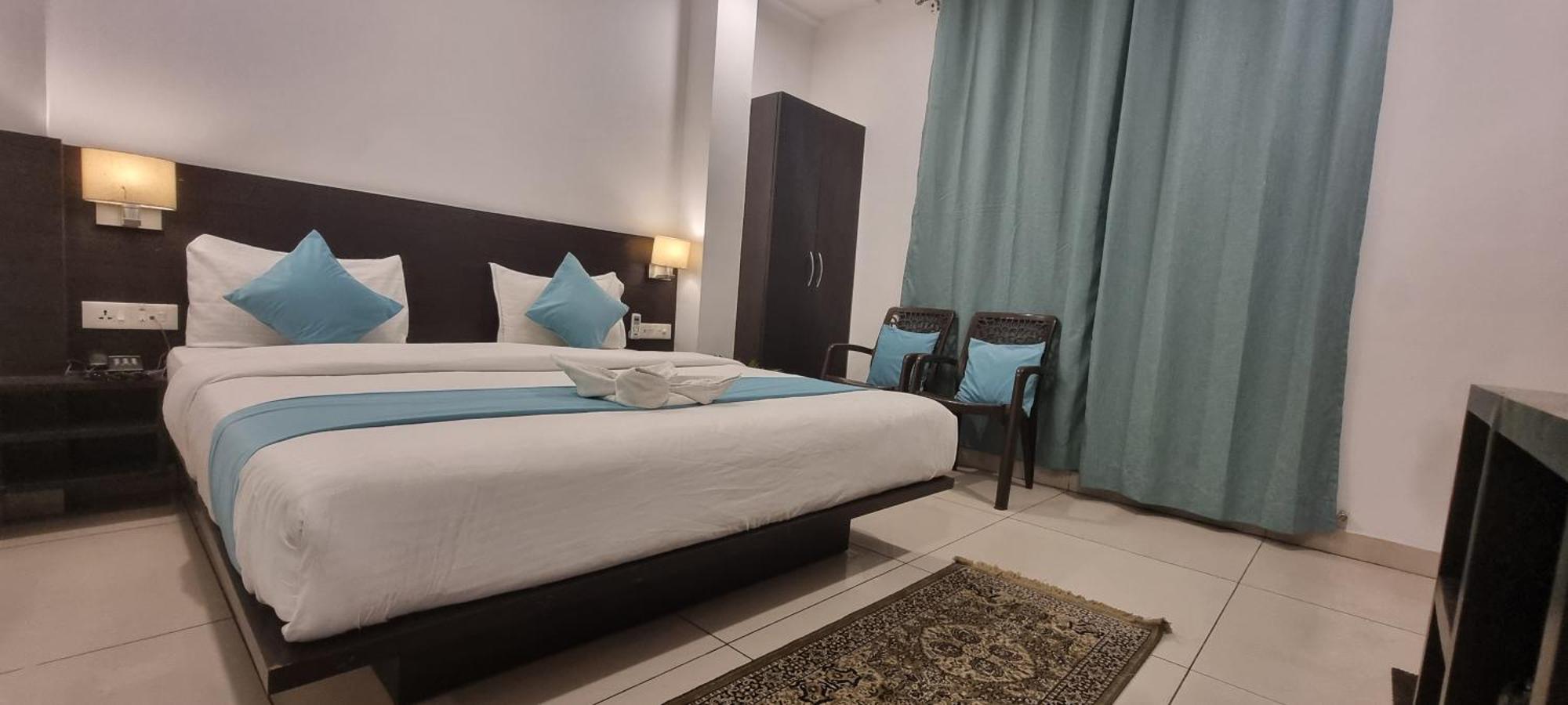 Hotel Rising Hills By Around Stays Rishīkesh 外观 照片